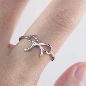 Silver bow ring size 8 balletcore coquette girl